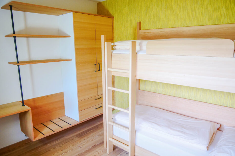Schlafzimmer2Gelb